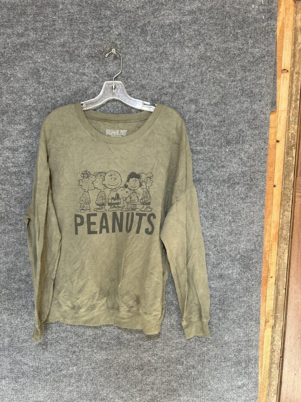 Peanuts Sweater Womens Large Green Graphic Scoop Neck Pullover Knit Lightweight